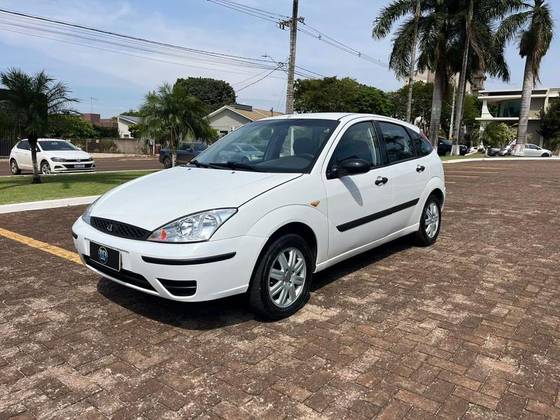 FORD FOCUS 2.0 FC 16V GASOLINA 4P AUTOMÁTICO FORD FOCUS 2.0 FC 16V GASOLINA 4P AUTOMÁTICO